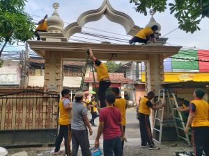 Bakti Religi Hari Bhayangkara ke-79, Polres Metro Tangerang Kota Bersih-Bersih Rumah Ibadah