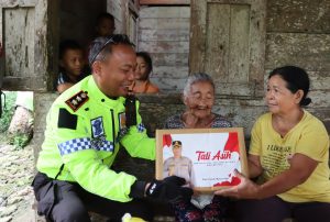 Polres Nias Gelar Patroli Cipta Kondisi Sambil Sapa Warga Dan Berikan Tali Asih